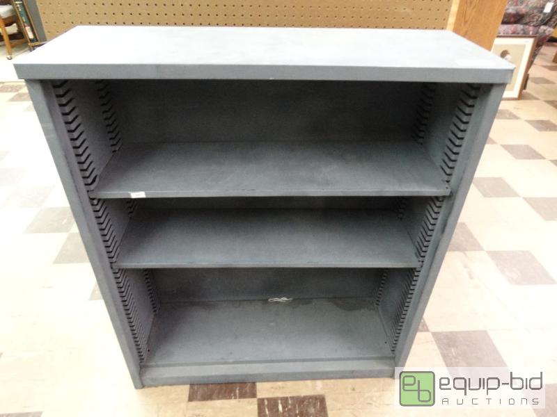 lot 1063 image: Metal Grey Shelving Unite....