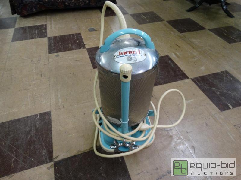 lot 1068 image: Vintage Whril Pool Bath....