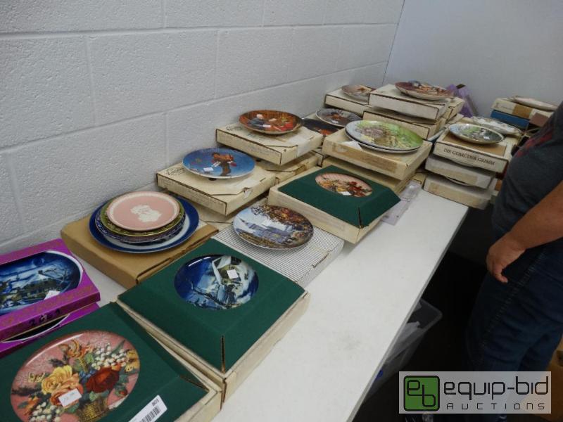 lot 801 image: Collector Plate Lot Of Around 45 - 50...