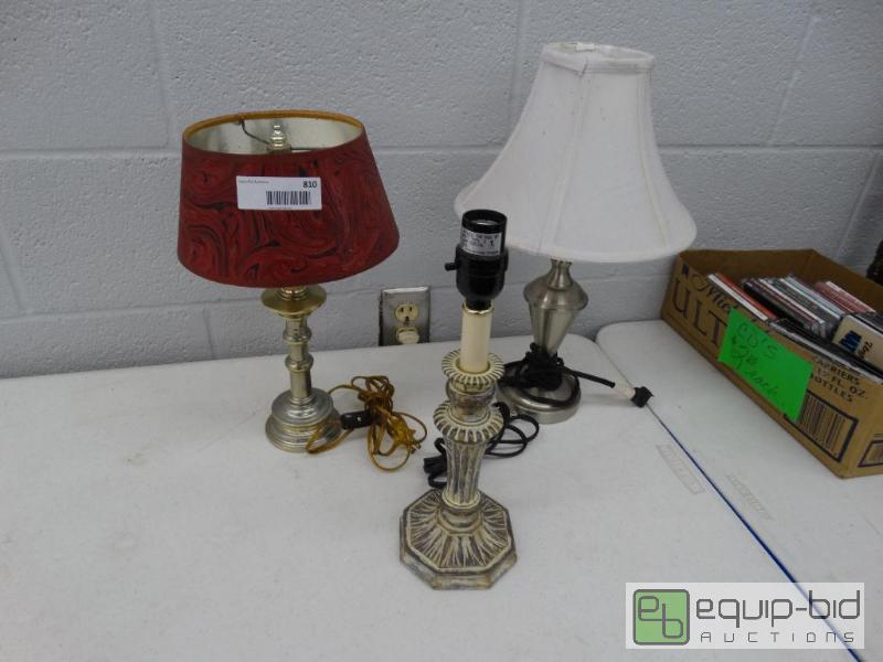 lot 810 image: 3 Small Decorative Lamps....