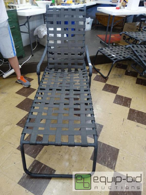 lot 820 image: Aluminum Patio Lounge Chair....