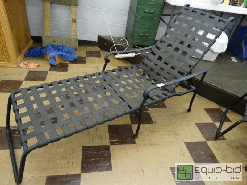 lot 823 image: Aluminum Patio Lounge Chair....