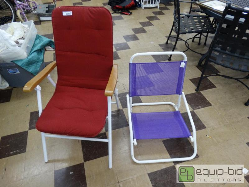 lot 828 image: 2 Lawn Chairs....