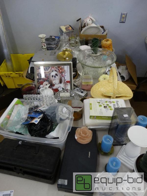 lot 829 image: Large Lot Of Crystal,Clear Glass,China, Serve...