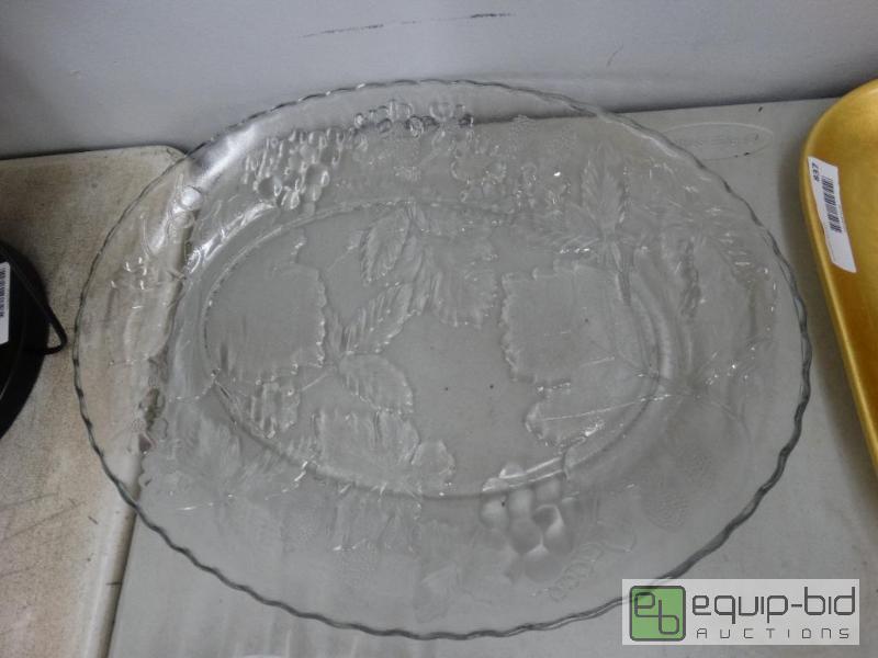 lot 837 image: 4 &nbspServing Platter, Egg Plate &amp Serv...