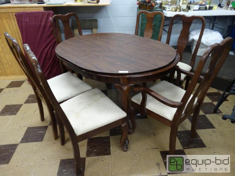 lot 859 image: Queen Ann Design Dining Room Set Dining Table...
