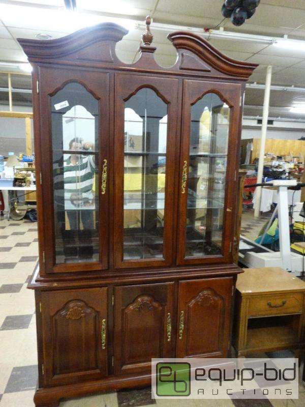 lot 860 image: Cherry Color 2 Pc China cabinet Matches Dinin...