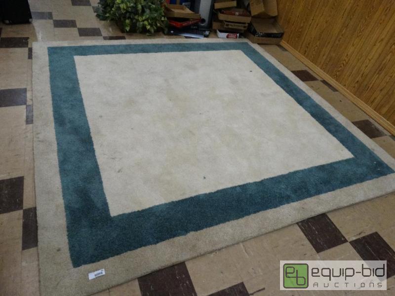 lot 861 image: Large Area Rug....