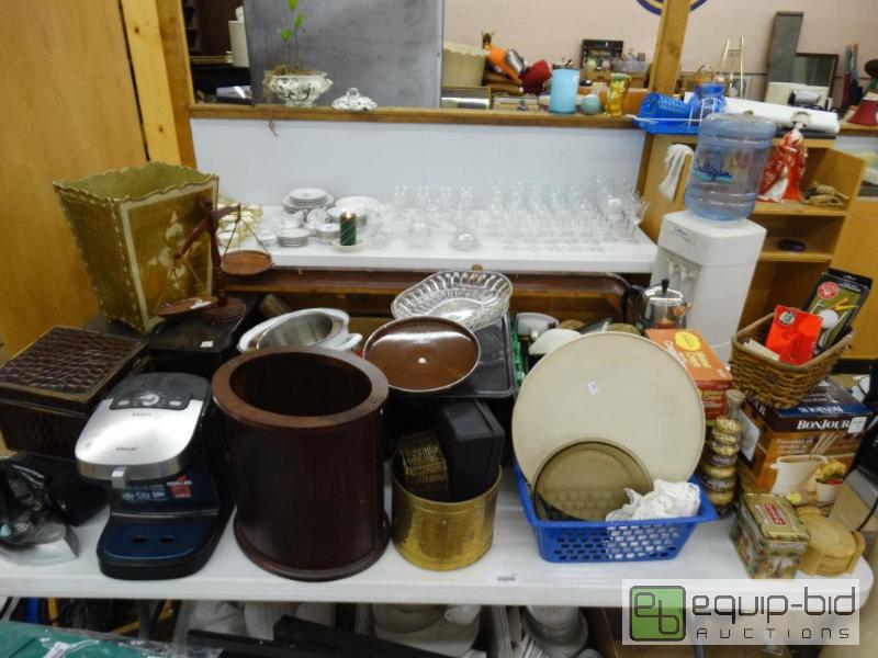 lot 875 image: Table Full Of House Ware , Cookware , Decor &...