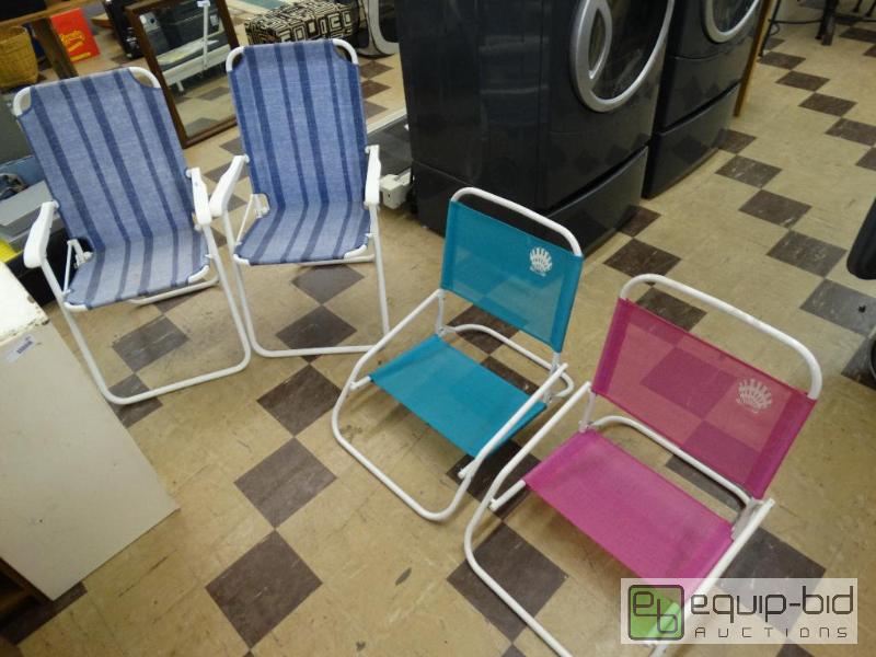 lot 882 image: Lot Of 4 Lawn Beach Chairs....