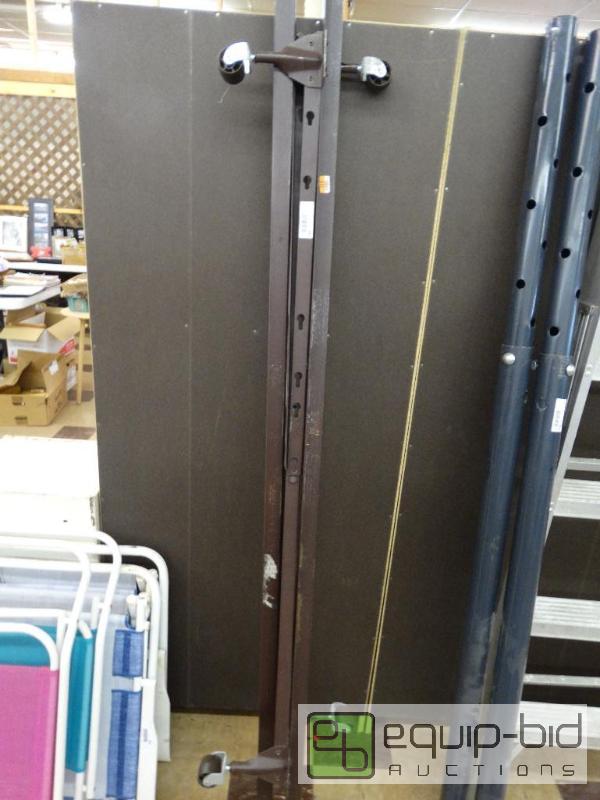 lot 883 image: Adjustable Metal Bed Frame.&nbsp...