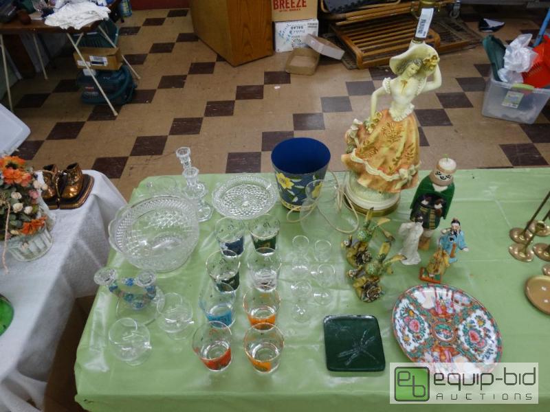 lot 898 image: Lot Of Glass ware, Wexford Serving Pcs., Asia...