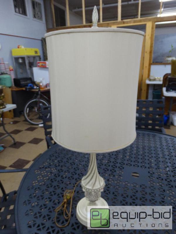 lot 912 image: Vintage Lamp WShade &amp Matching Finial....