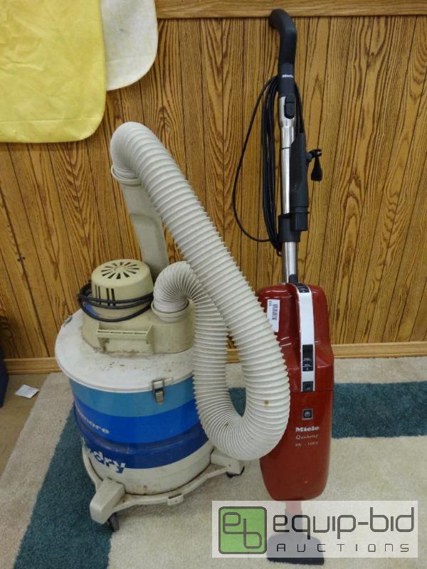 lot 913 image: Kenmore WetDry Vac &amp Miele&nbspQuick st...