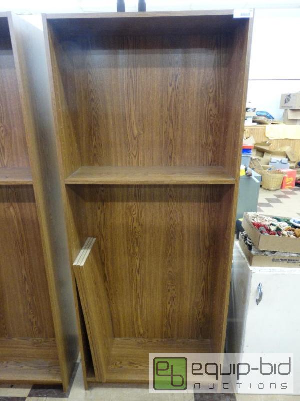 lot 944 image: Bookshelf WAdjustable Shelves 30w x 72h x ...