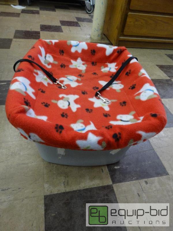 lot 974 image: Fido Rido  - Pet Car Seat WRemovable Cover...