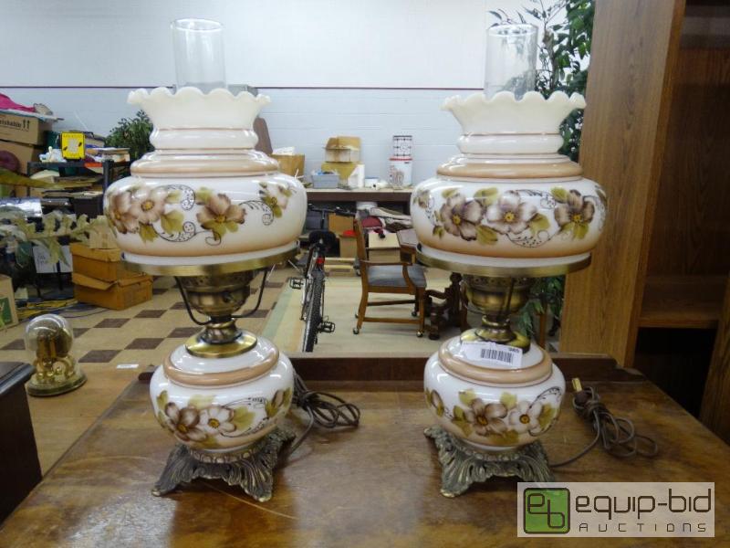 lot 985 image: Pair Of Vintage  Gone With The Wind  Lamps....