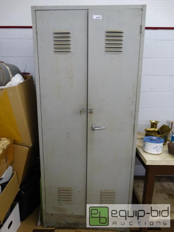 lot 990 image: Large metal Locker Unit - 2 Doors &amp 2 Dra...