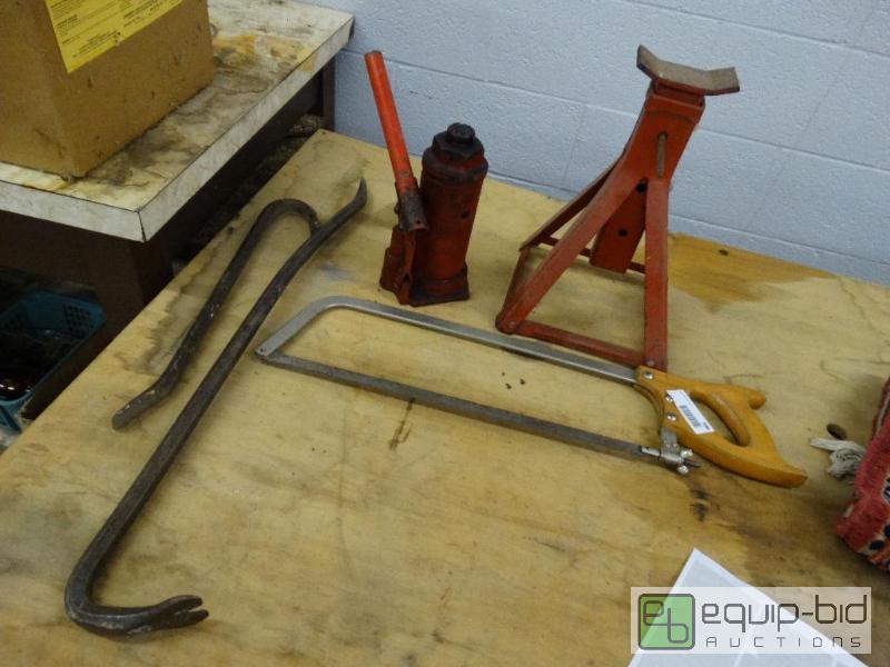 lot 996 image: Jack StandJackSaw2 Crow Bars....