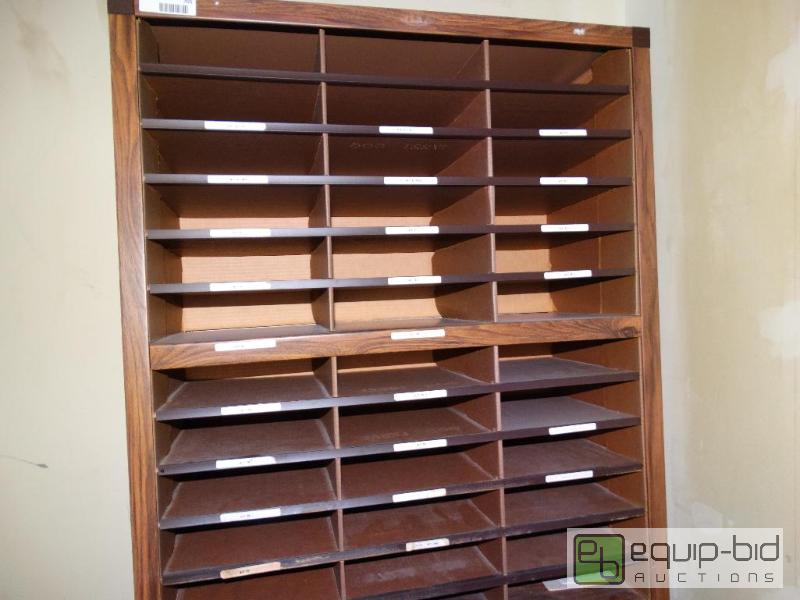 lot 702 image: Organizer Shelf With Slots Metal.&nbsp  30 x...