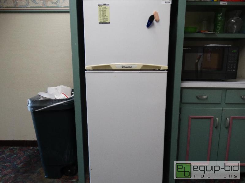 lot 711 image: Magic Chef Refrigerator. &nbsp...