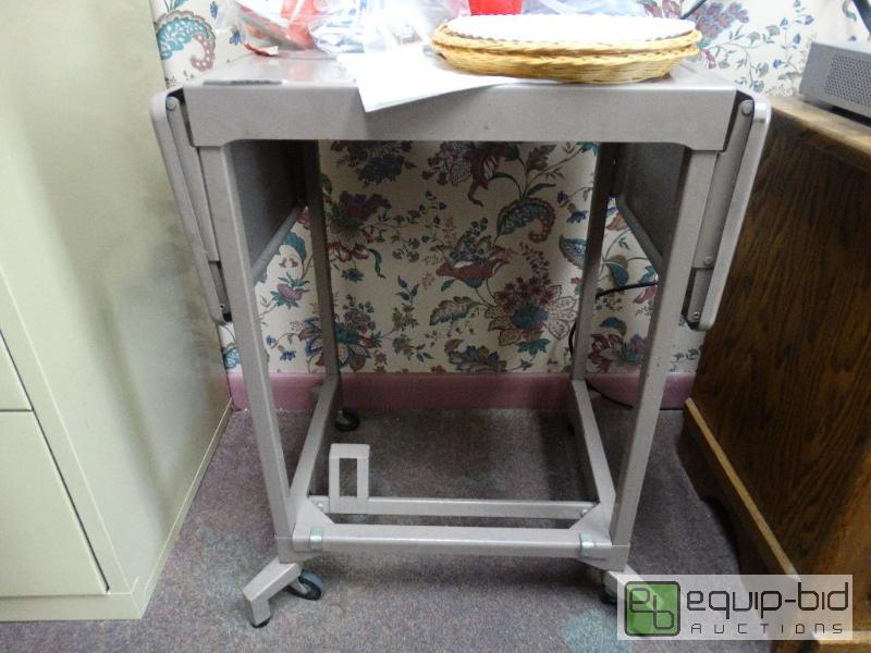 lot 745 image: Metal Cart On Wheels....