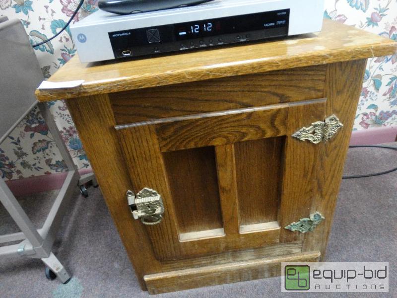 lot 746 image: Wooden End Table With&nbspDoor....