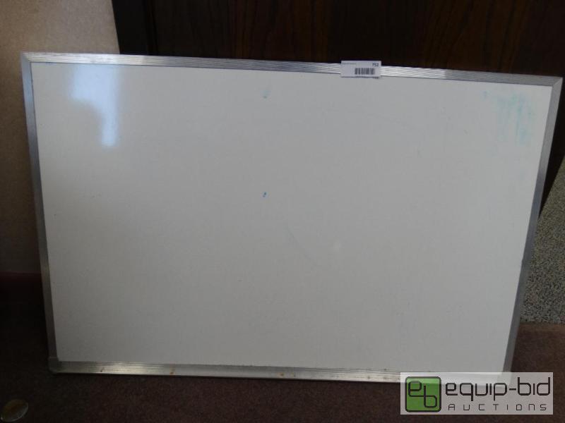 lot 752 image: White Board....