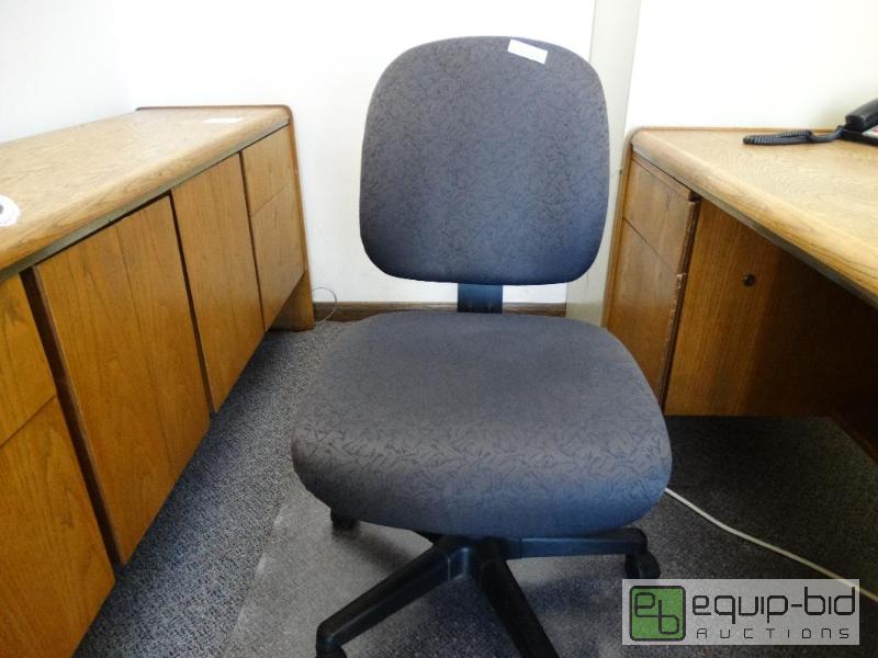 lot 753 image: Office Chair....
