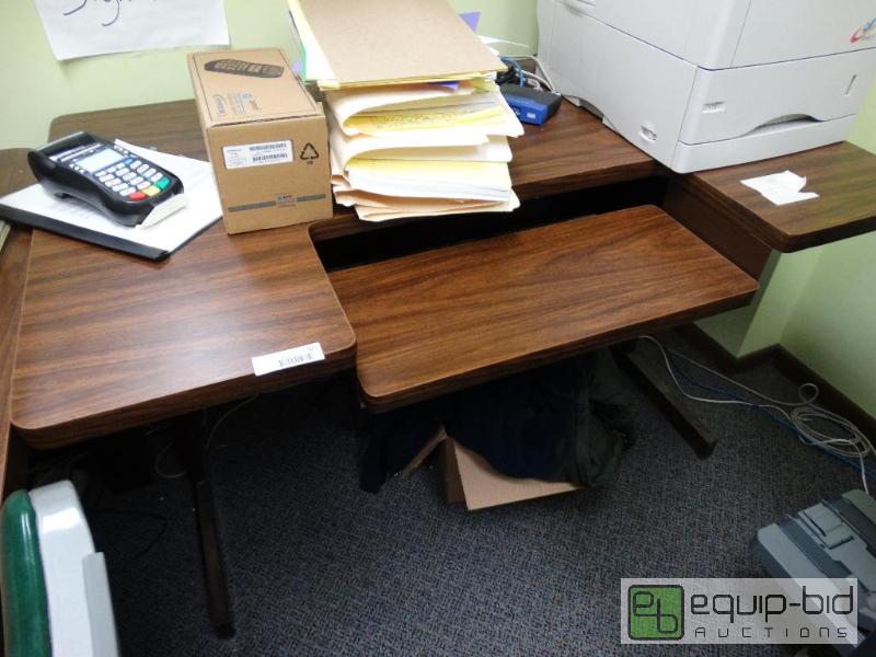 lot 765 image: Desk....