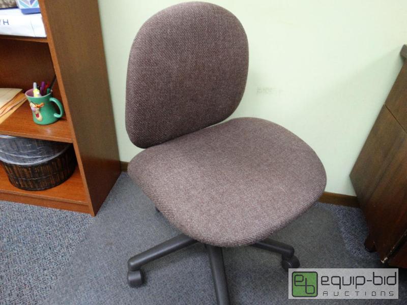 lot 770 image: Office Chair....