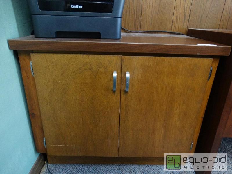 lot 783 image: Cabinet With 2 Doors....