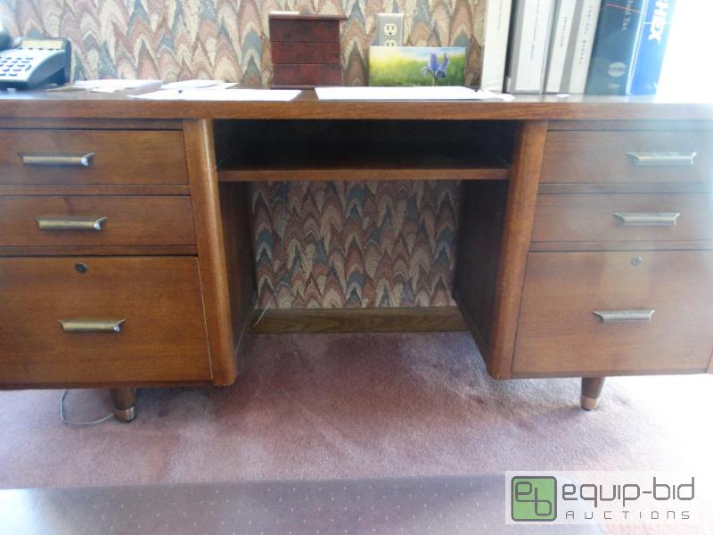 lot 794 image: Wooden Desk W6 Drawers....