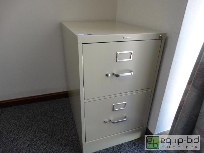 lot 812 image: 2 - Drawer Metal File Cabinet....