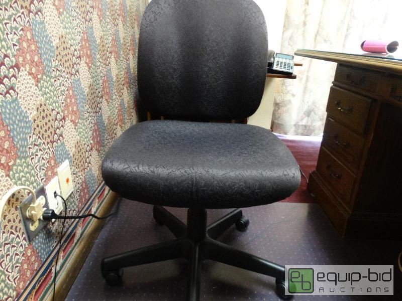 lot 820 image: Office Chair On Wheels....