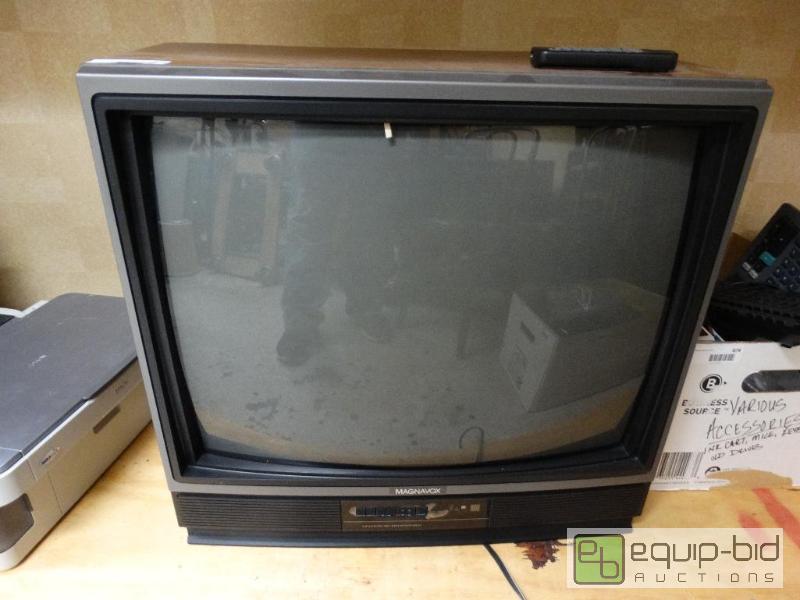 lot 860 image: Magnavox.&nbsp  Big Back TV With Remote....