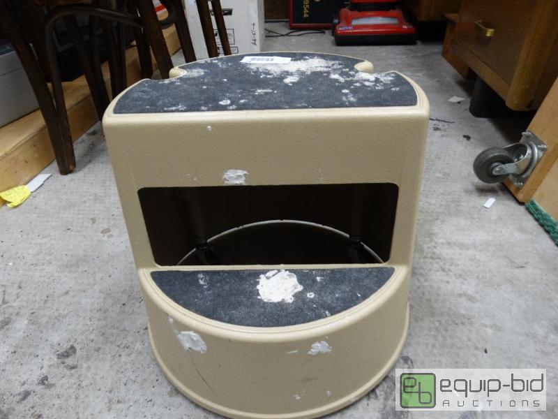 lot 867 image: Step Stool on Wheels....