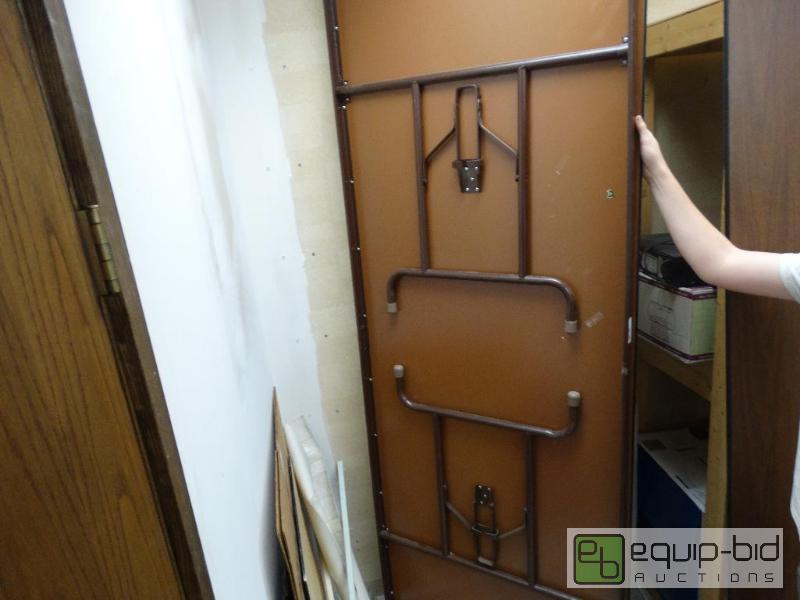 lot 870 image: 8Ft Folding Table....