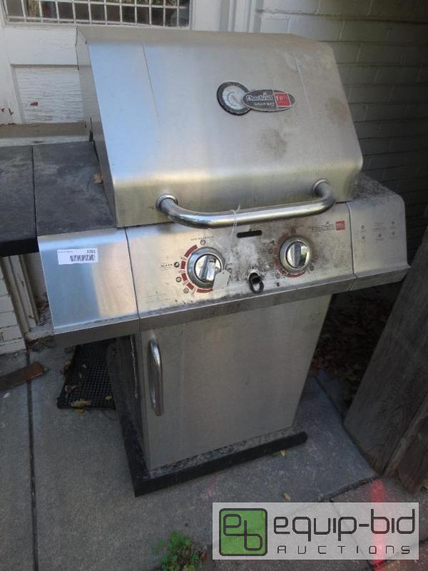 lot 2251 image: Charbroil gourmet tru-infrared gas grill....
