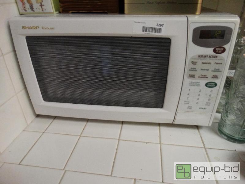 lot 2267 image: Sharp carousel microwave....