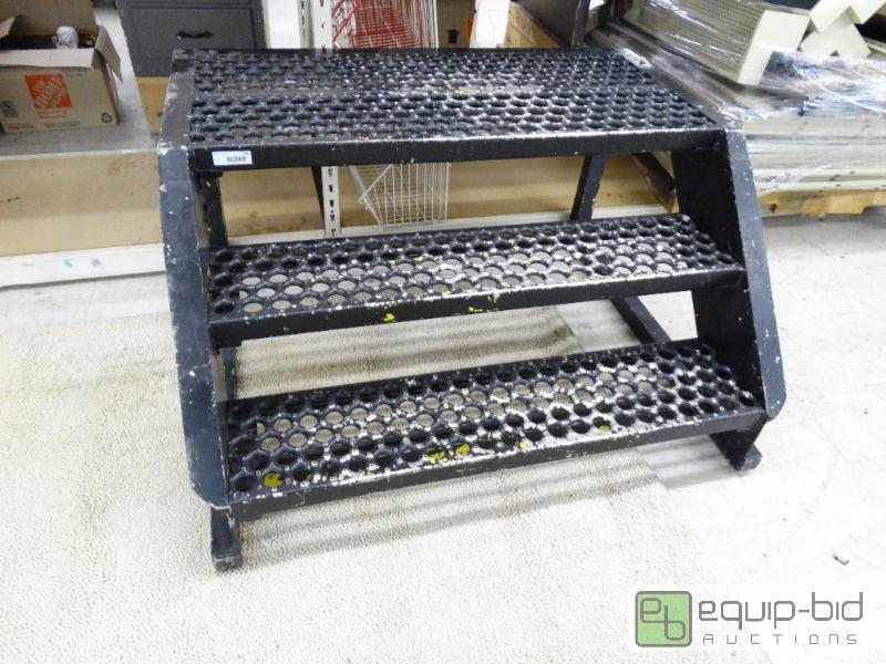 lot 741 image: Heavy duty aluminum steps.&nbsp  48 long x ...