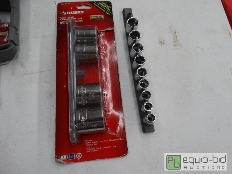 lot 113 image: Husky Sockets....