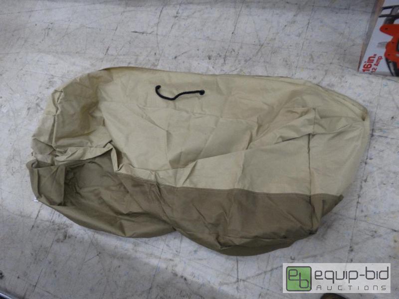 lot 152 image: Large Duffle Bag....