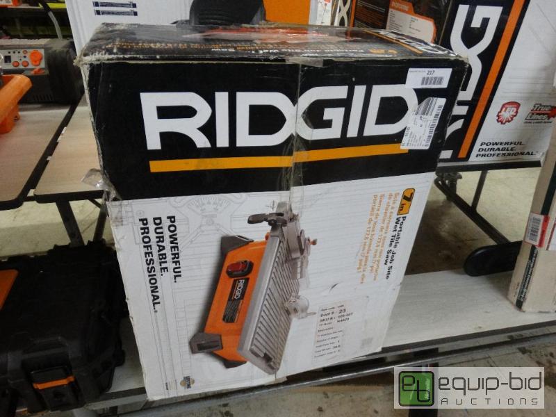lot 217 image: Ridgid&nbsp7 Portable Job Site Wet Tile Saw...