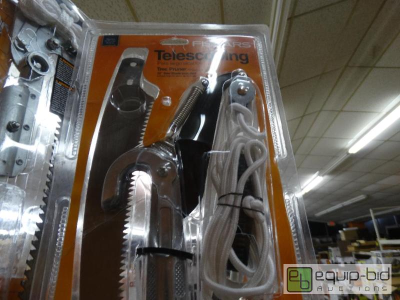 lot 340 image: Fiskars 12 Tree Saw....