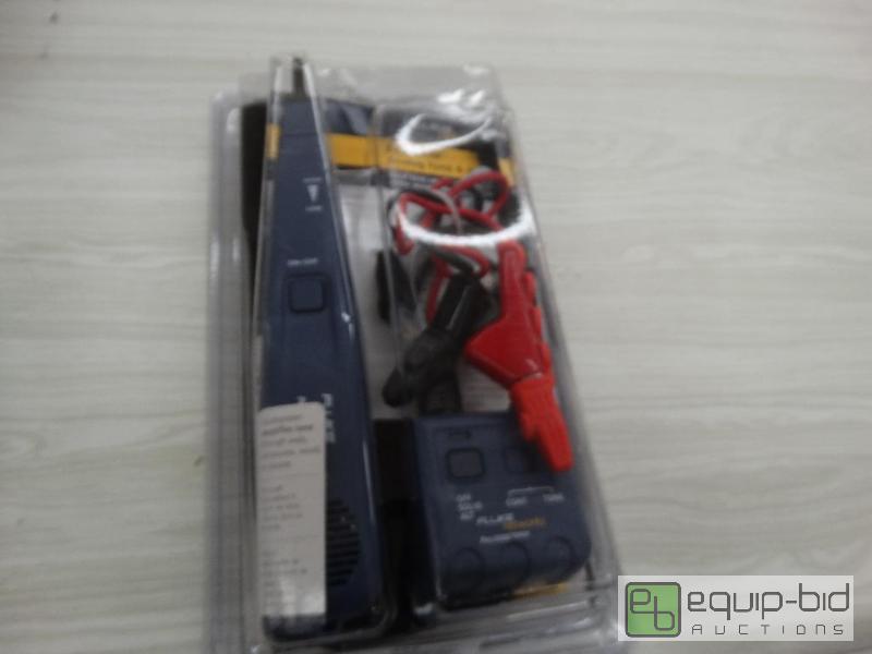 lot 385 image: Fluke Pro 3000 Analog &amp Probe Kit....