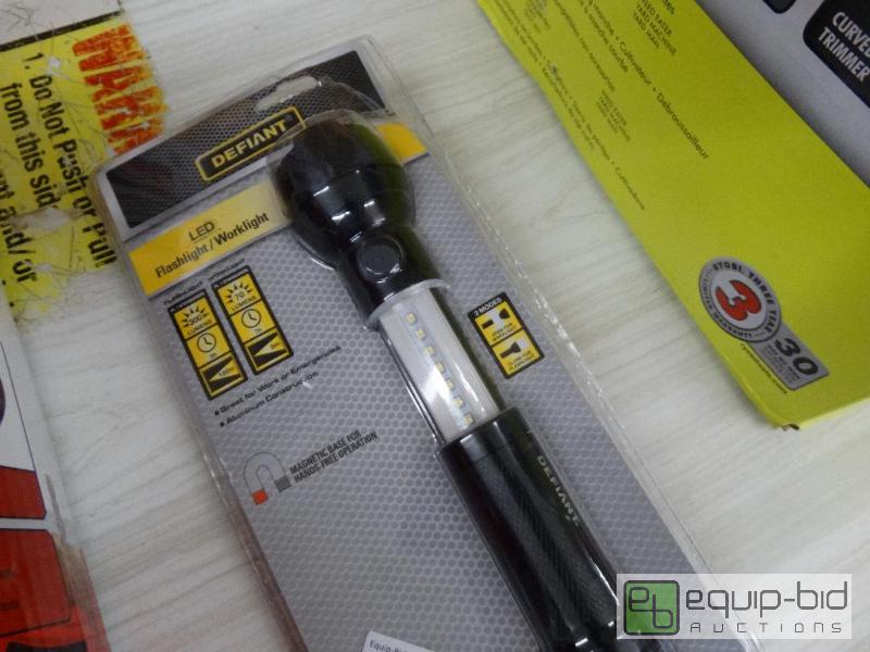 lot 420 image: Defiant Led Flashlight....