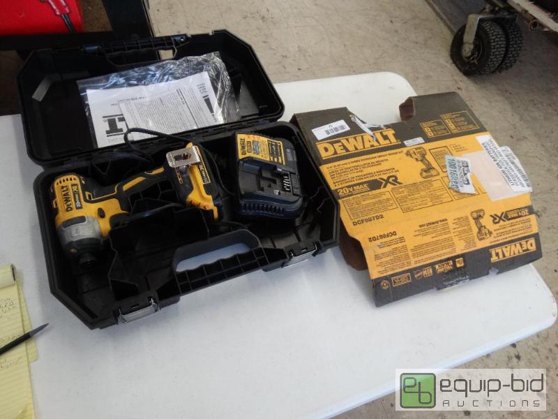 lot 75 image: Dewalt&nbsp20 Volt Max 14 3 Speed Brush le...