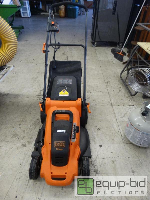 lot 82 image: Black &amp Decker Electric &amp Lawn Mower ...