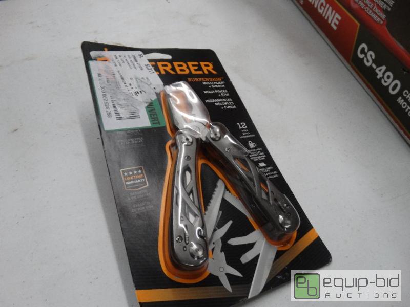 lot 99 image: Gerber Multi-Plier WSheath....